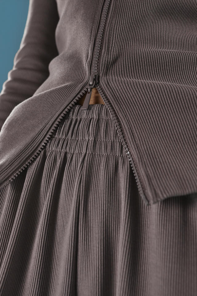 Свитшот Doggy slim zip | ZNWR