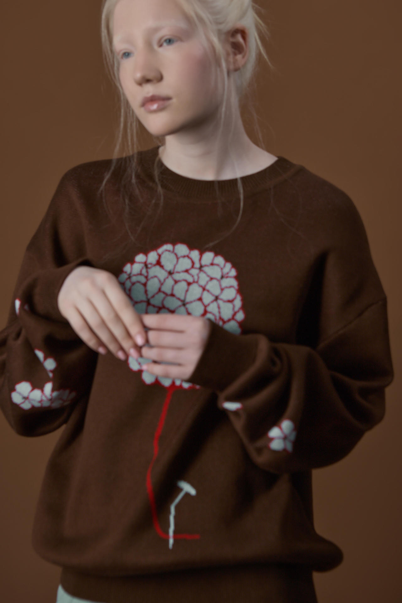 Свитер Гортензия и гвоздь