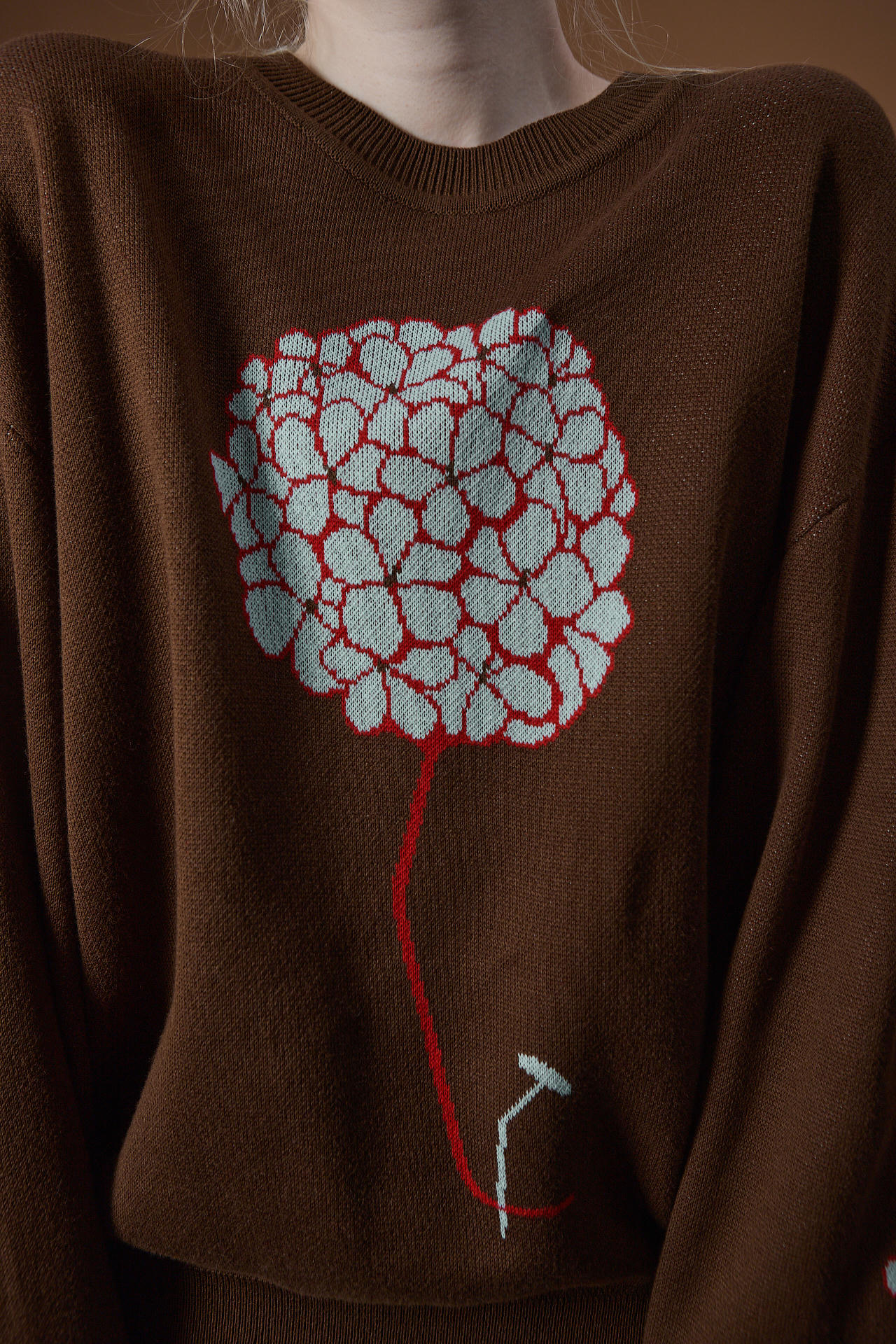 Свитер Гортензия и гвоздь