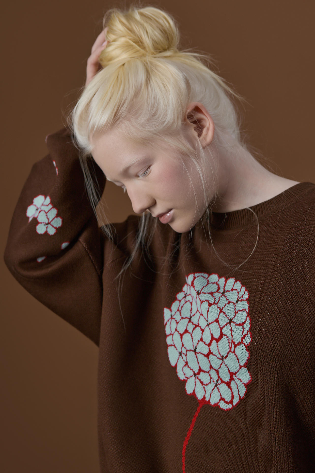 Свитер Гортензия и гвоздь