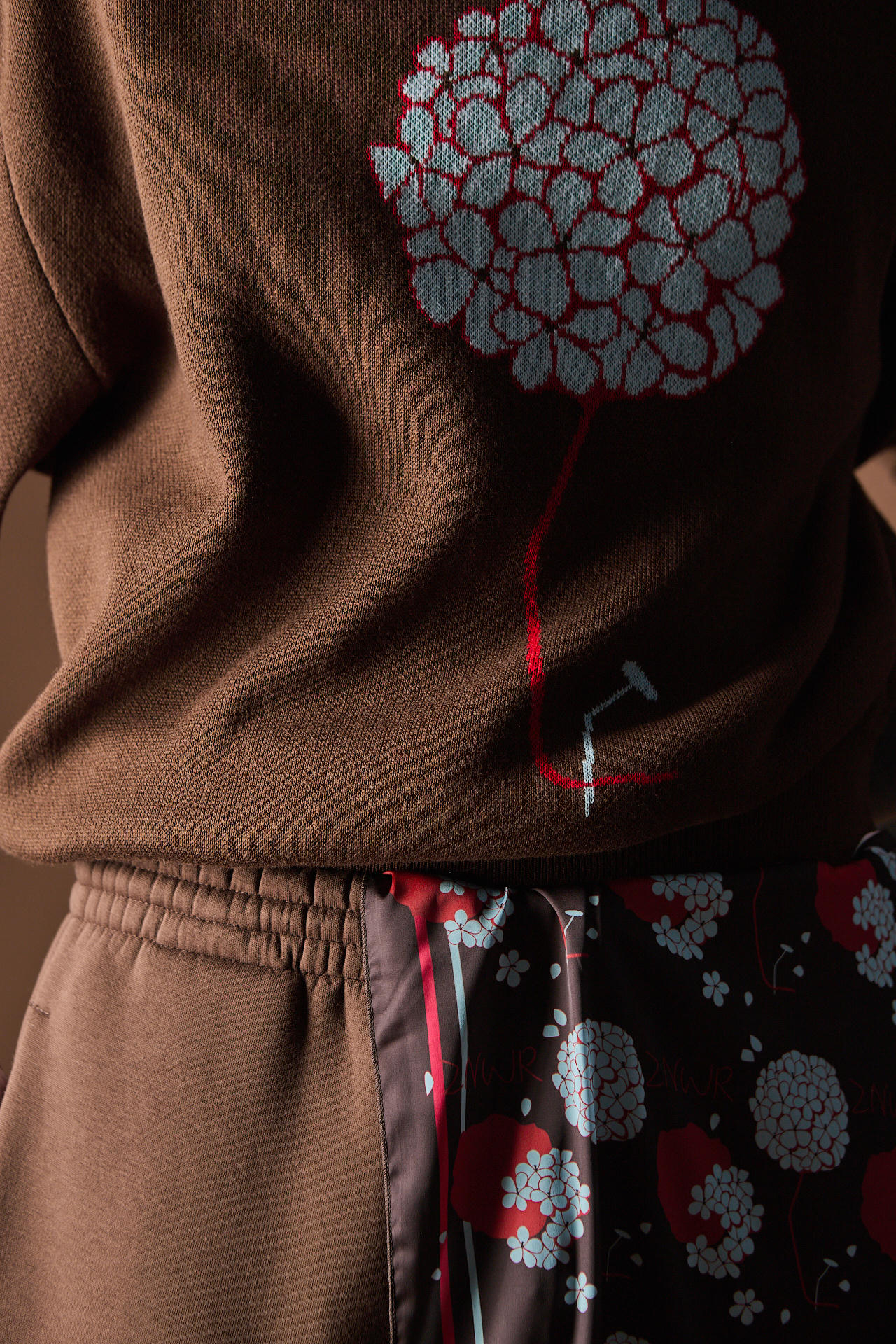 Свитер Гортензия и гвоздь