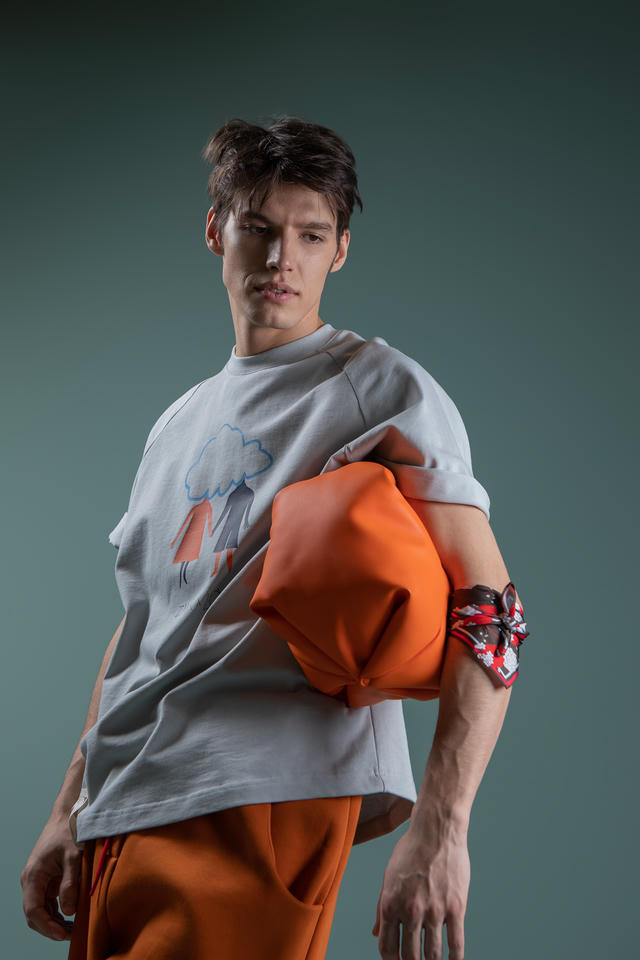 Футболка За руки | ZNWR