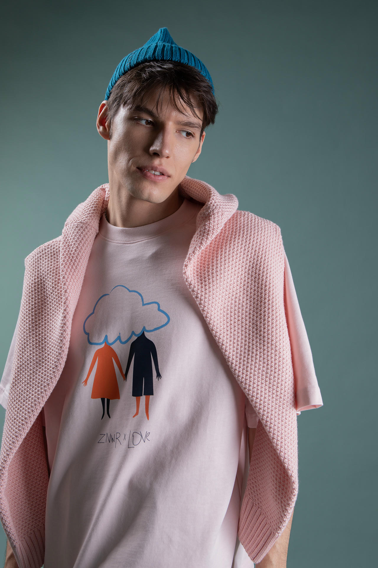 Футболка За руки