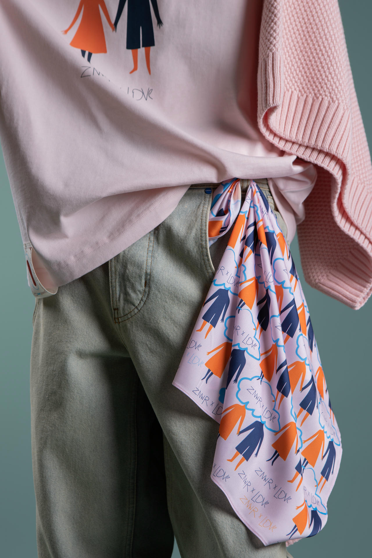 Футболка За руки