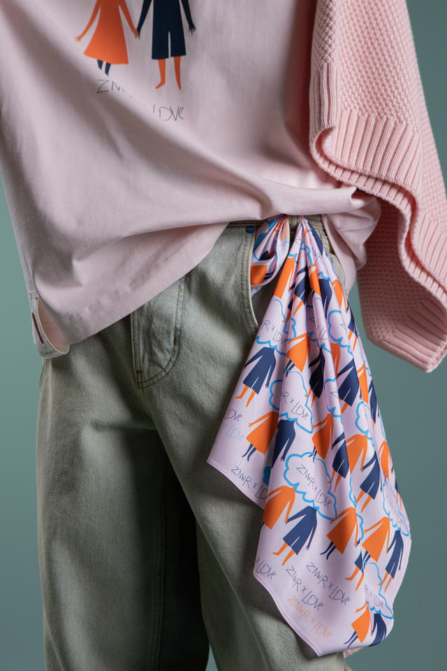 Футболка За руки | ZNWR