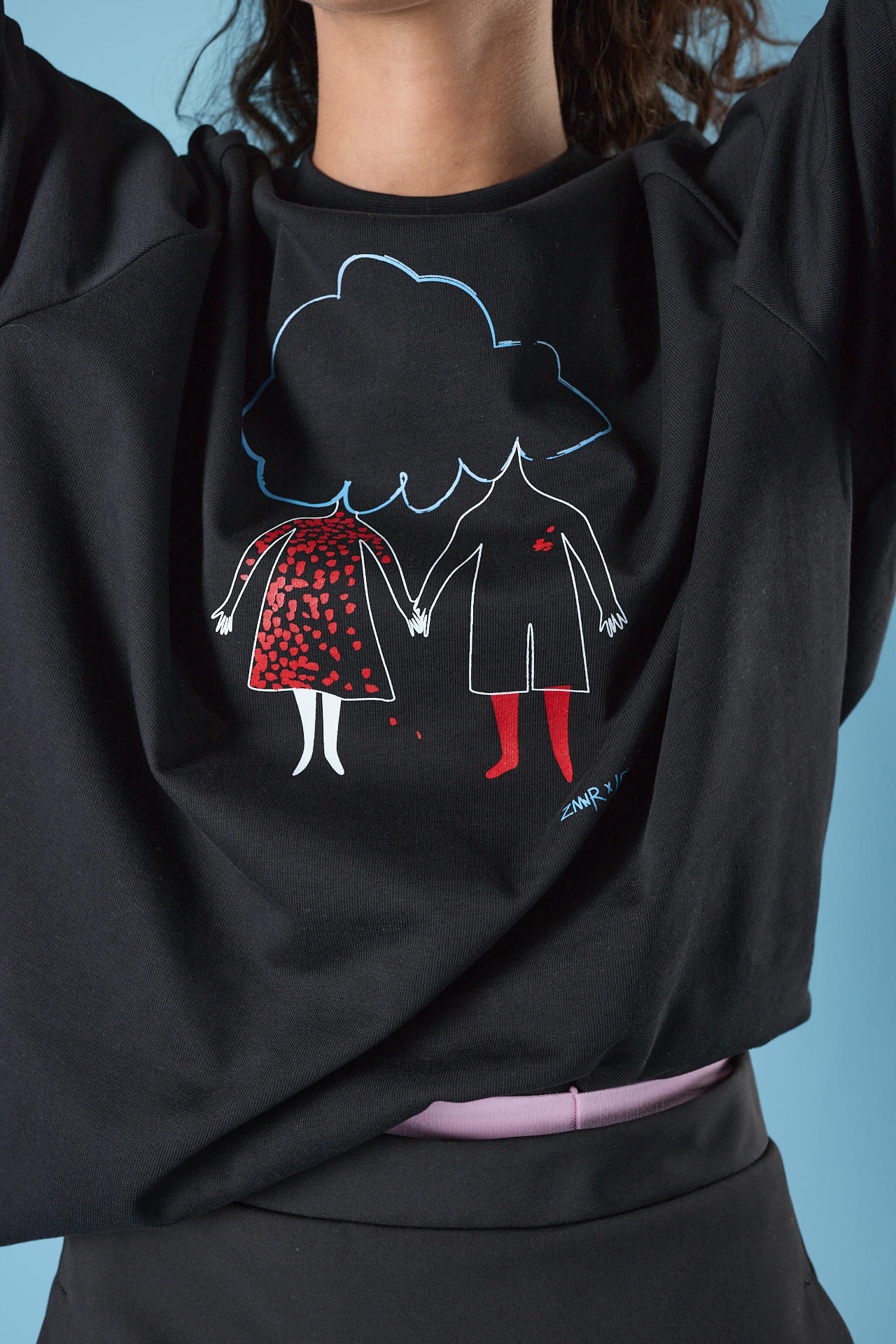 Футболка За руки