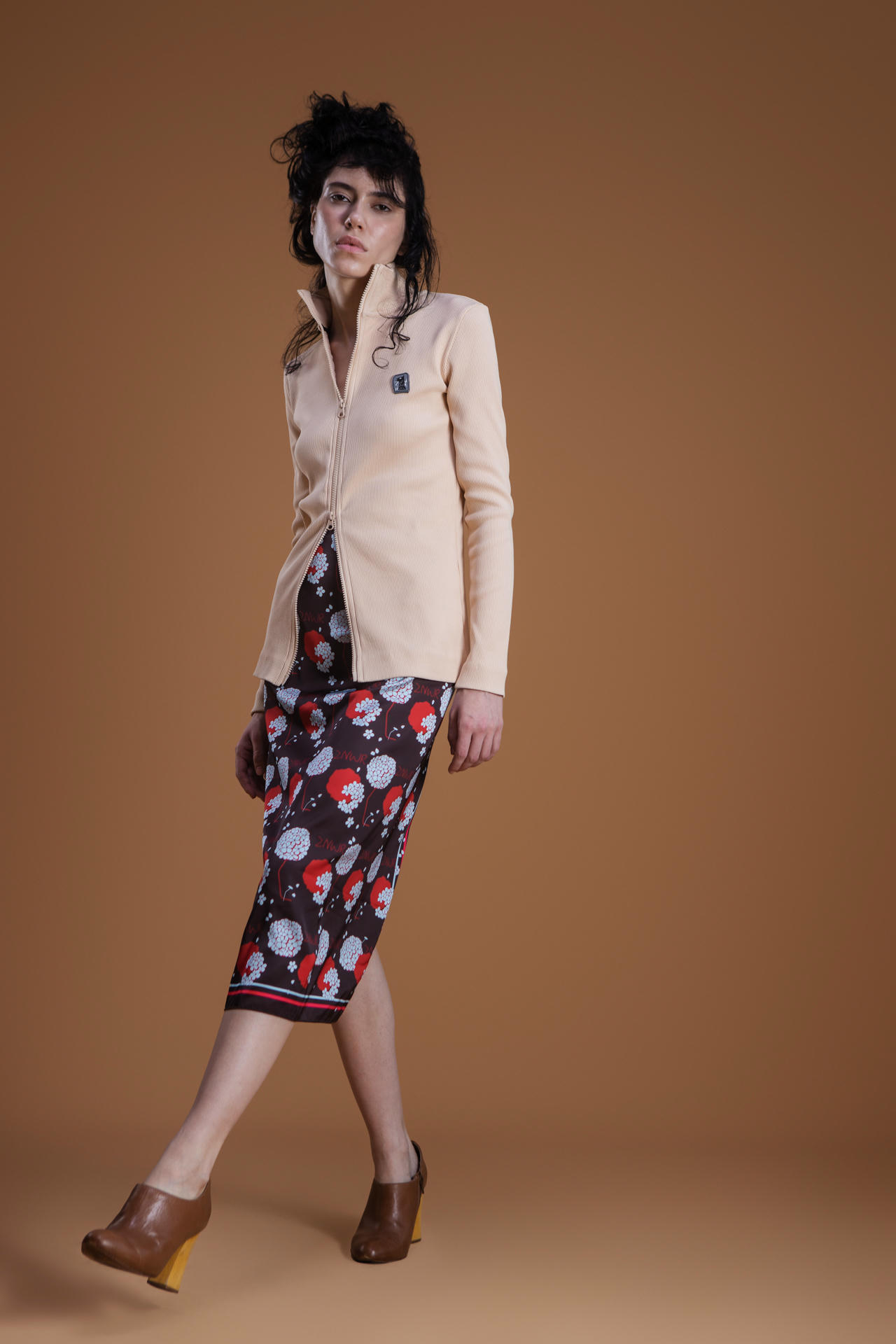 Свитшот Doggy slim zip